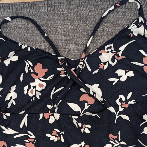 Nine Britton Floral Dress - Picture 8 of 9